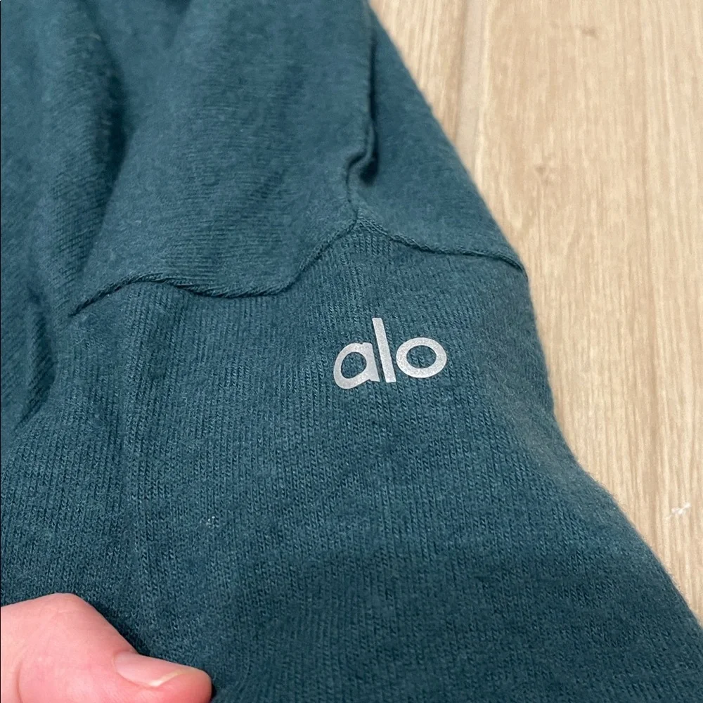 NWT Alo Yoga Soho Pullover Midnight Green Sz XS - Picture 9 of 14